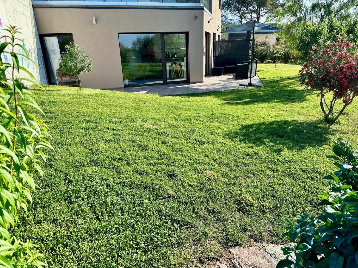 La Balma - 4 Appartements Avec Jardin En Maison Passive De Plain Pied A Frejus-Saint-Raphael 外观 照片